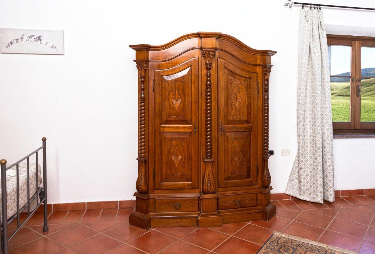 Poderino San Cristoforo Lajatico Buitenkant foto