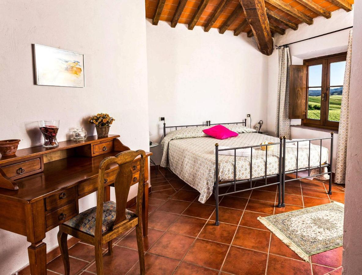 Poderino San Cristoforo Lajatico Buitenkant foto