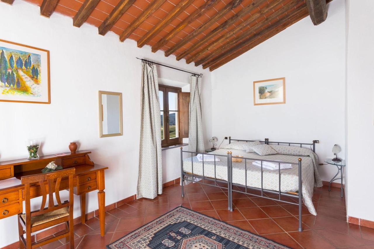 Poderino San Cristoforo Lajatico Buitenkant foto